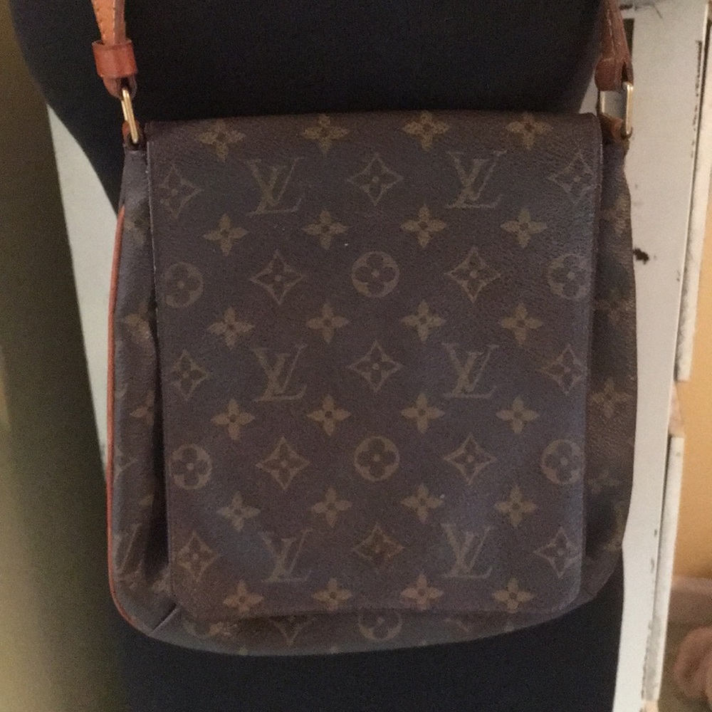 Authentic Louis Vuitton purse